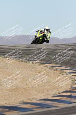 media/Dec-01-2025-Moto Forza (Mon) [[2daa91e15f]]/2-Intermediate Group/Session 2 (Turns 9 and 10)/